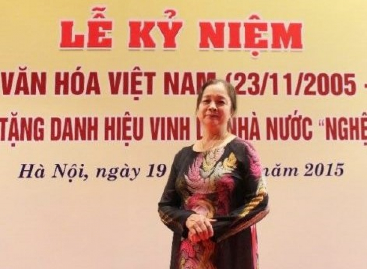 Năm 2015, bà Thu được phong tặng danh hiệu Nghệ nhân Ưu tú cấp Nhà nước lĩnh vực Di sản văn hóa Phi vật thể.