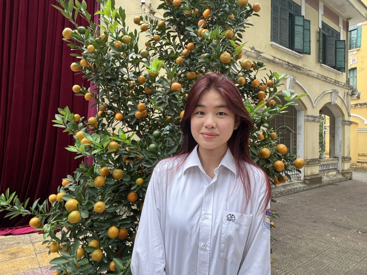 Thạch Quỳnh Trang học sinh lớp 12 chuyên Sử trường THPT Chu Văn An