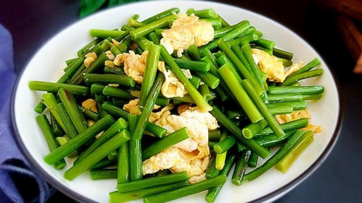 Kết hợp rau với những món ăn yêu thích có thể giúp bạn ăn rau dễ dàng hơn
