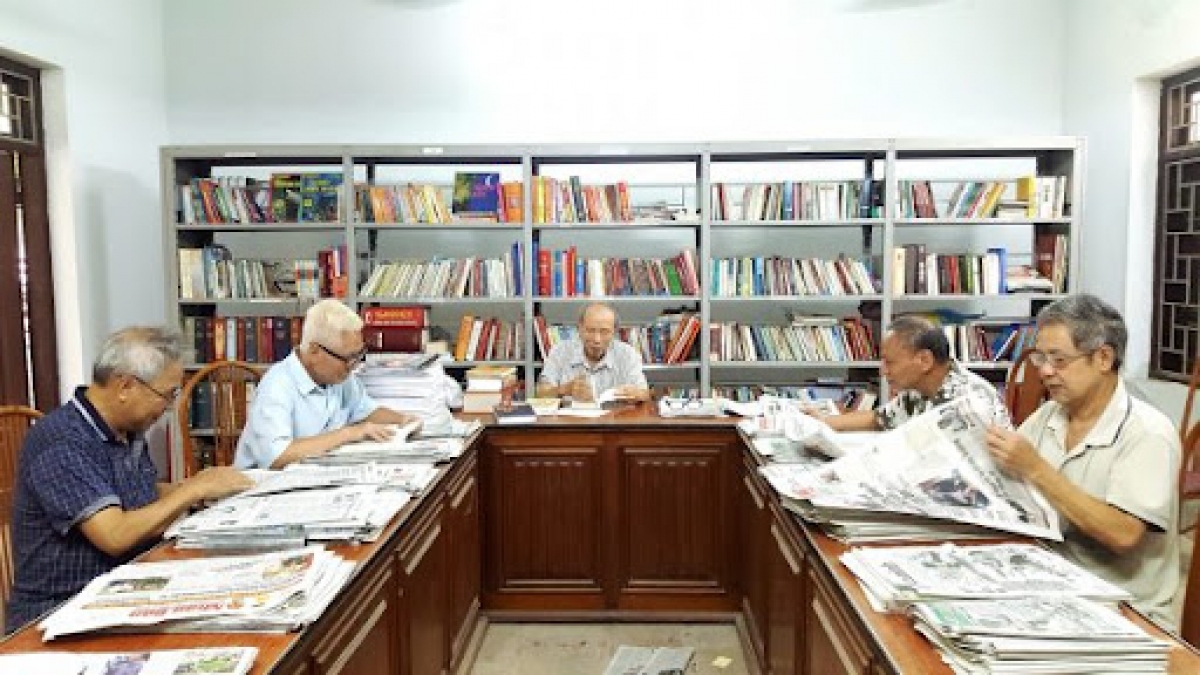 Cùng nhau đọc báo mỗi ngày