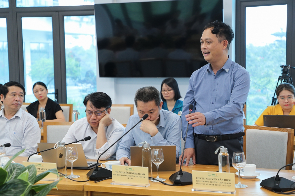 PGSTS Nguyễn Văn Hiệu - Hiệu trưởng Trường Khoa học liên ngành và nghệ thuật phát biểu