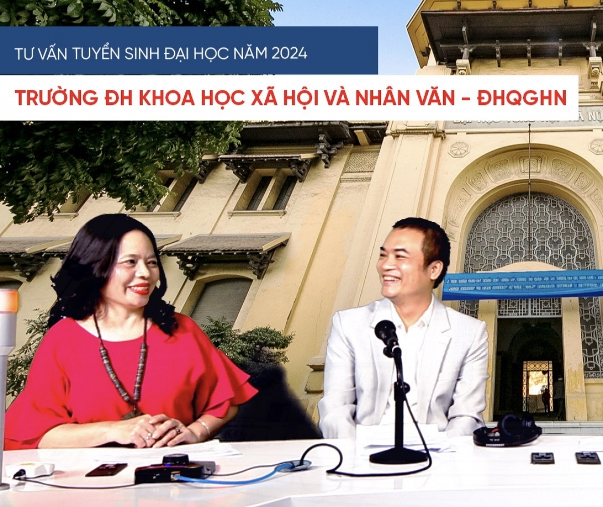 TS. Phạm Hoàng Giang ( phải ) trả lời phỏng vấn tại phòng thu của VOV2