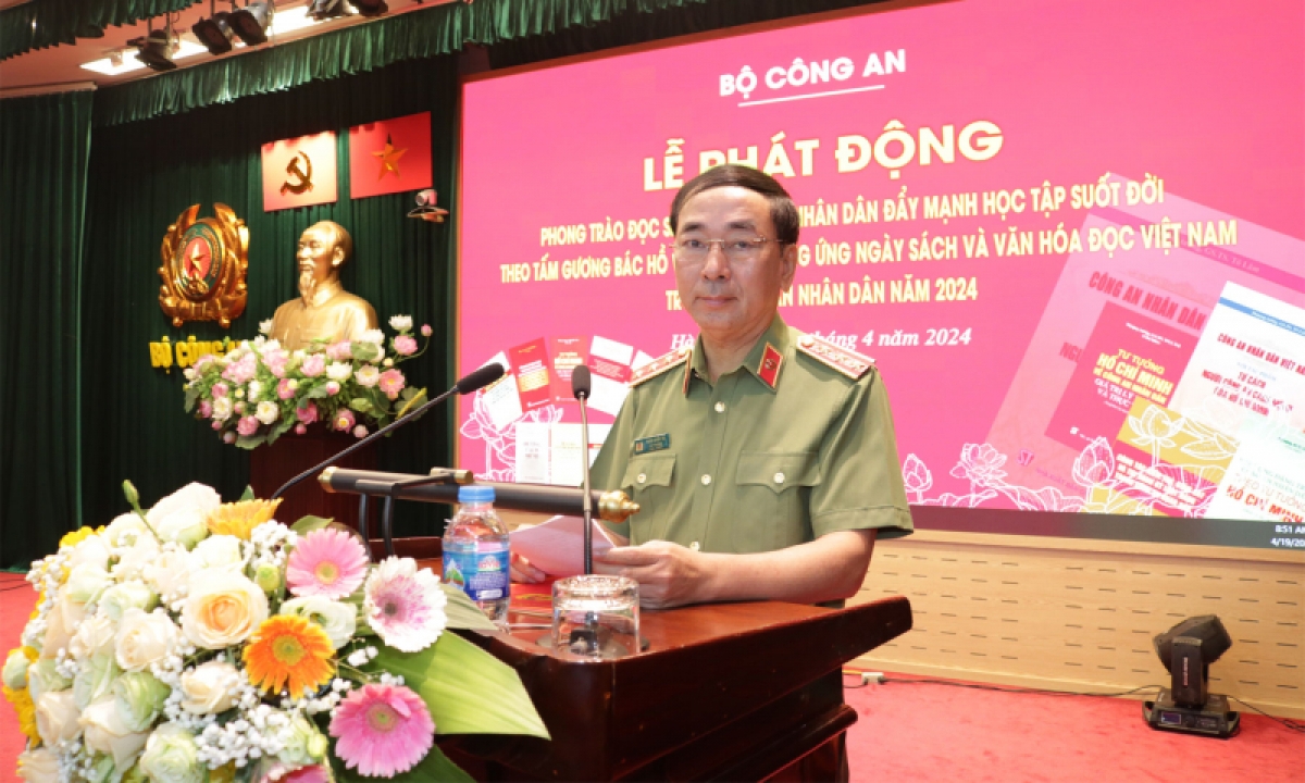 Thượng tướng, PGS.TS Trần Quốc Tỏ, Thứ trưởng Bộ Công an phát biểu tại lễ phát động phong trào đọc sách với chủ đề "Công an nhân dân đẩy mạnh học tập suốt đời theo tấm gương Bác Hồ vĩ đại"