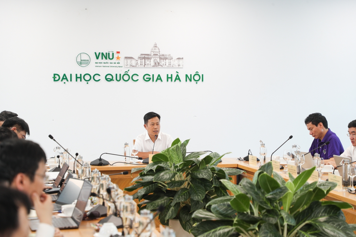 GSTS Lê Quân - Giám đốc ĐHQGHN chủ trì Hội thảo