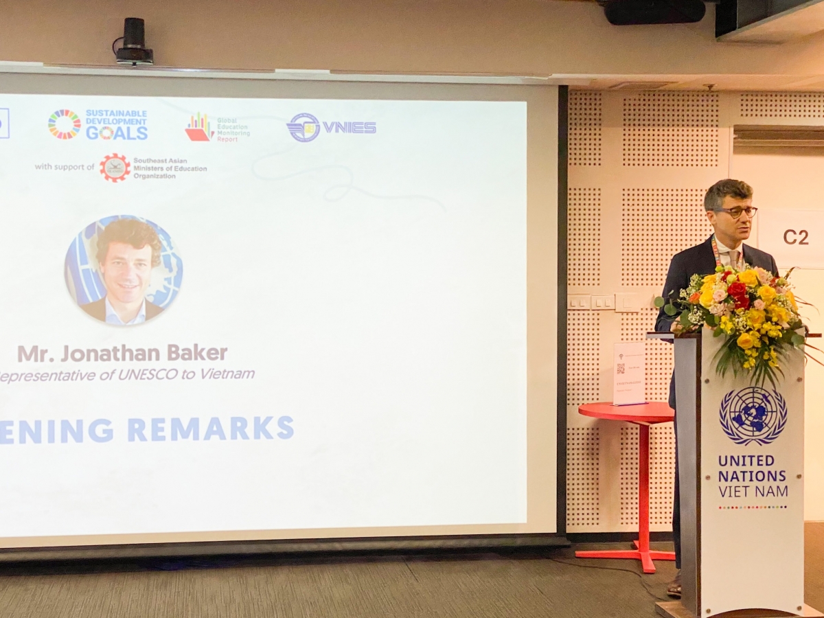 Ông Jonathan Baker, Trưởng đại diện UNESCO tại Việt Nam phát biểu khai mạc