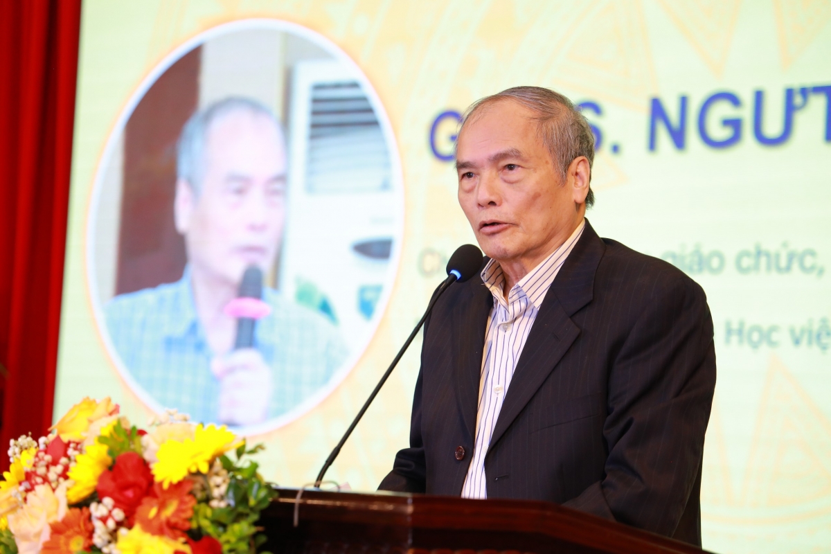 GS.TS Nguyễn Hữu Khiển - Chủ tịch Hội cựu giáo chức HVHCQG phát biểu