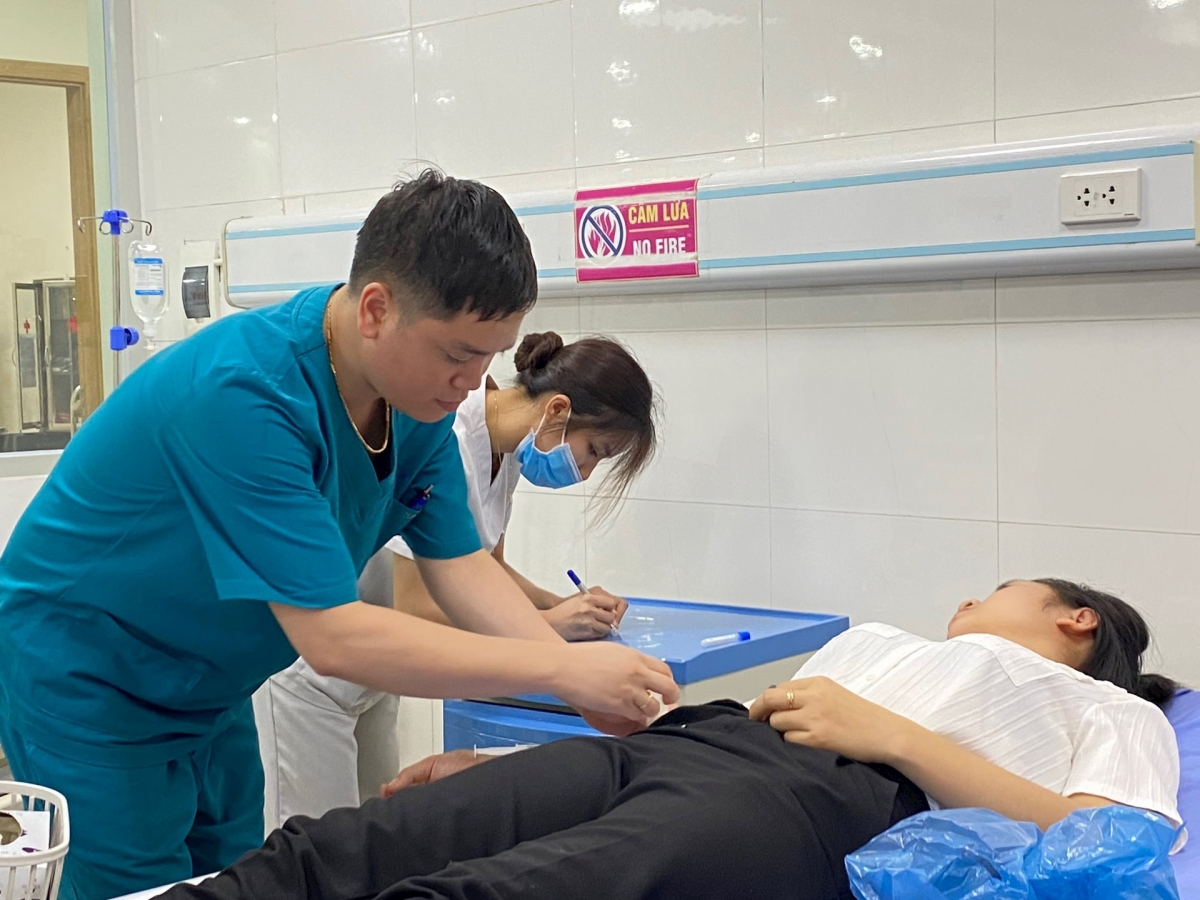 Một bệnh nhân bị ngộ độc được xử trí cấp cứu