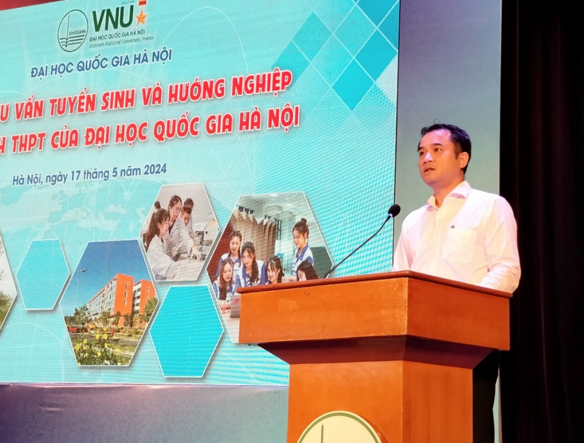 PGS.TS Phạm Bảo Sơn – Phó Giám đốc ĐHQG Hà Nội chia sẻ thông tin về Chương trình VNU 12+