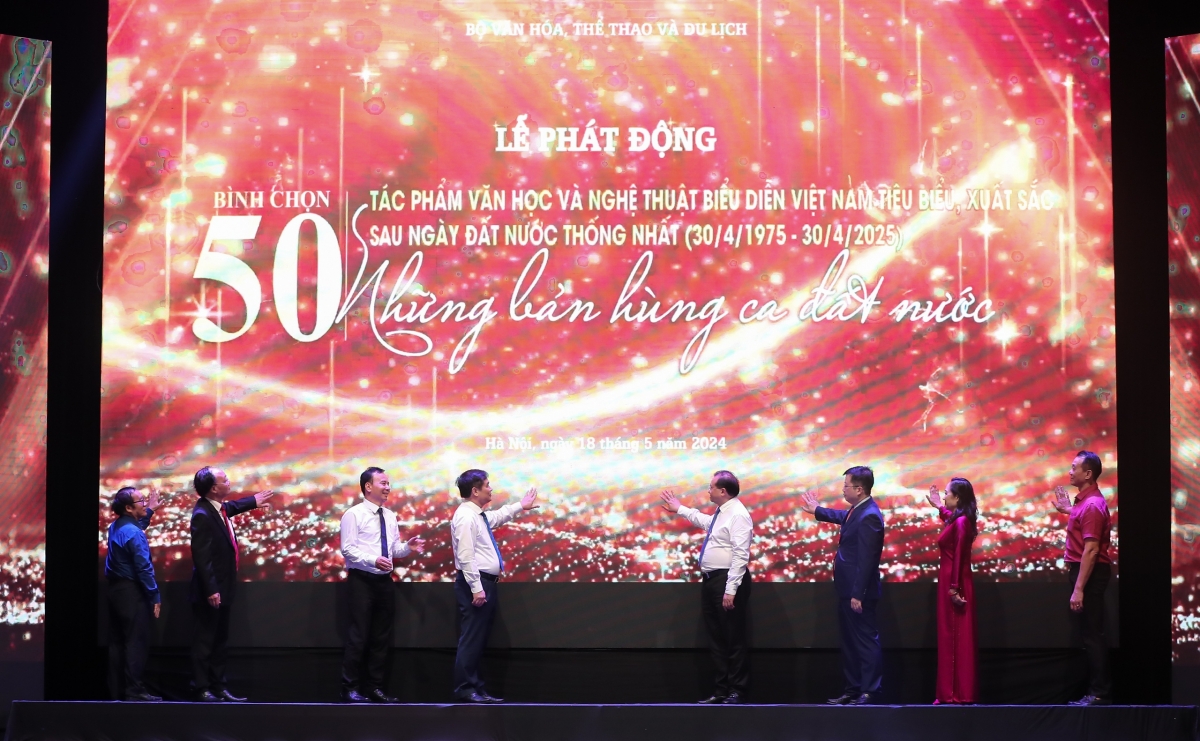 Sau lễ phát động, Hội đồng bình chọn sẽ làm việc trách nhiệm, công tâm để bình chọn ra những bản hùng ca đất nước tiêu biểu, xuất sắc hướng tới 50 năm ngày non sông thành một dải