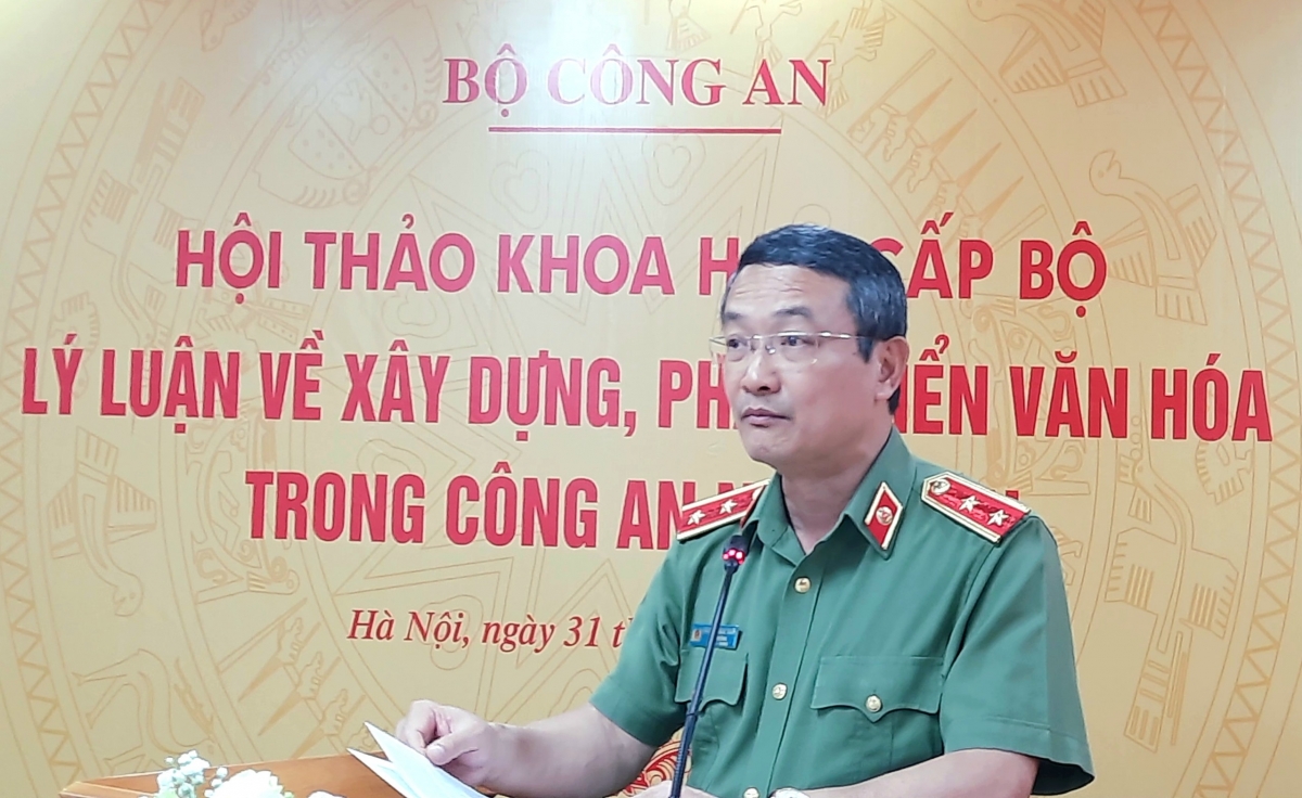Trung tướng Nguyễn Ngọc Toàn phát biểu tại hội thảo