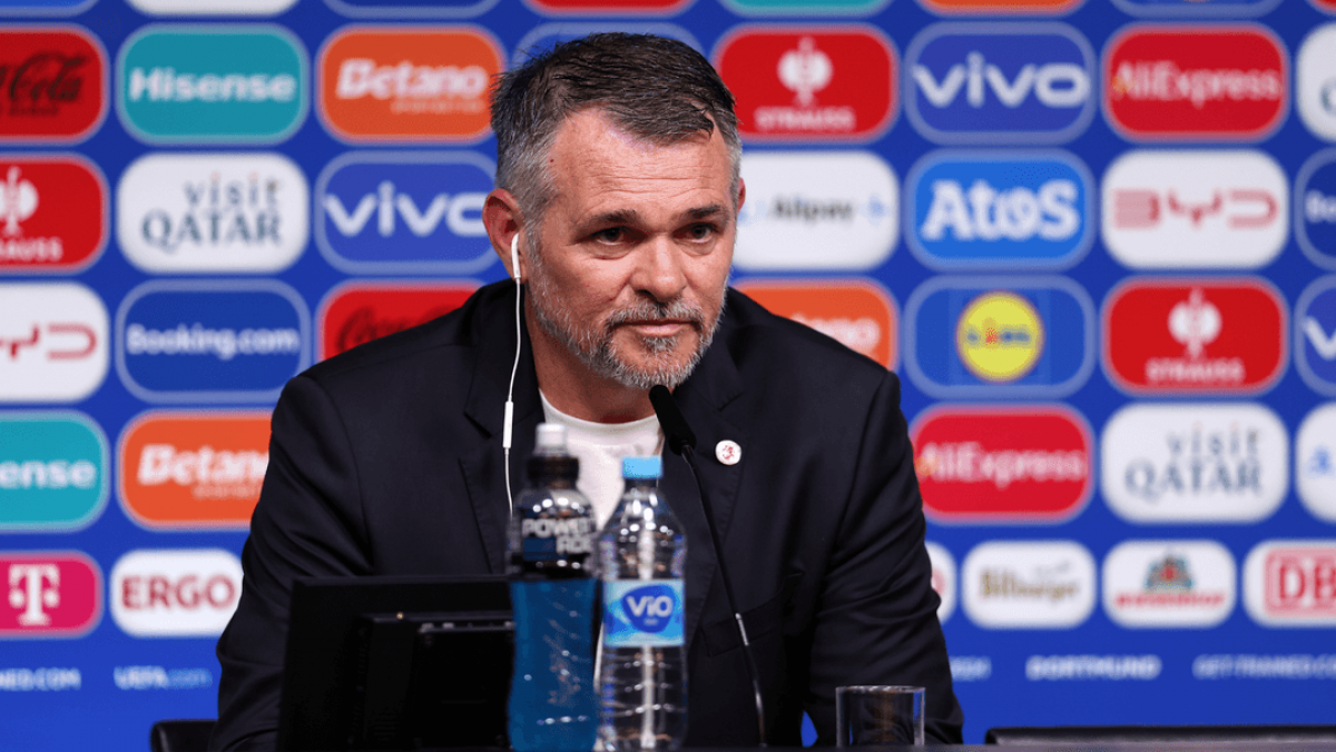 HlV Sagnol khẳn định Gruzia sẽ chơi đôi công với Tây Ban Nha (Ảnh: UEFA)