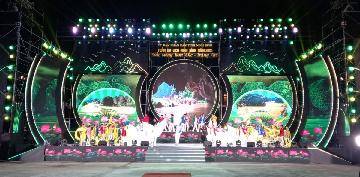 Tiết mục nghệ thuật tại lễ Khai mạc Tuần Du lịch Ninh Bình 2024. Ảnh: Minh Đường