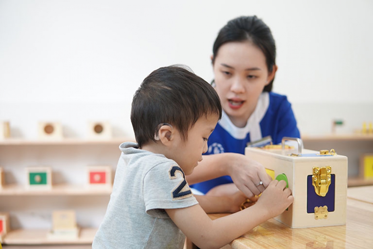 Can thiệp trẻ chậm nói càng sớm càng tốt