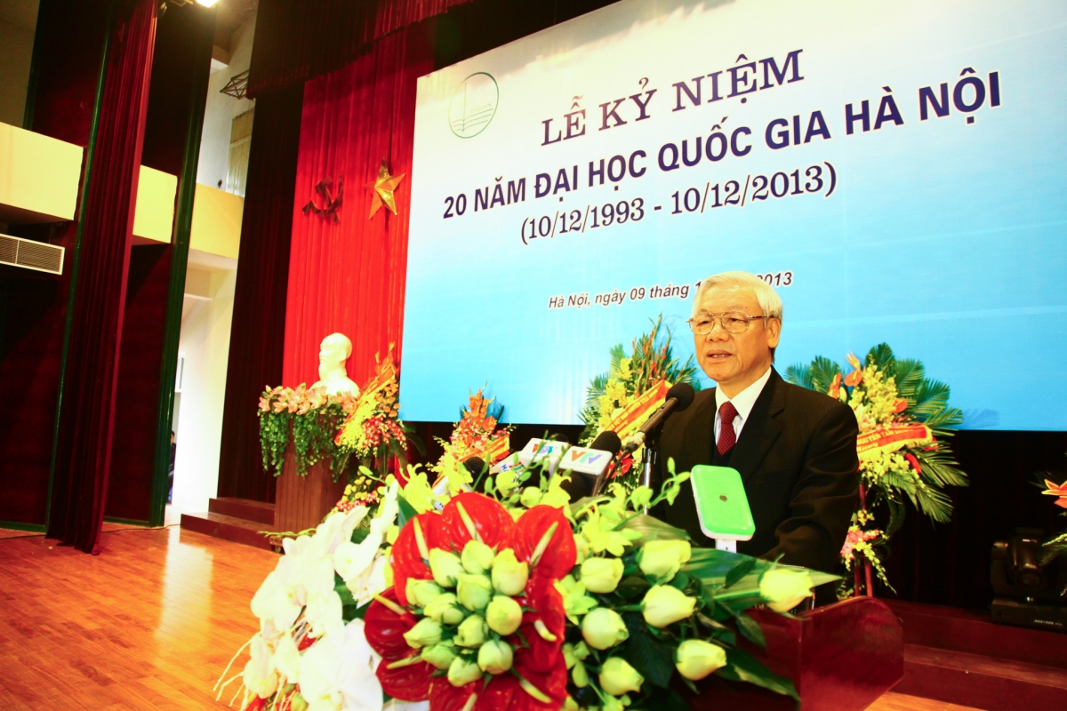 Tổng Bí thư Nguyễn Phú Trọng phát biểu tại Lễ kỷ niệm 20 năm ngày Chính phủ ban hành Nghị định về ĐHQGHN (10/12/1993 – 10/12/2013). Hà Nội, ngày 09/12/2013 (Ảnh: Bùi Tuấn).