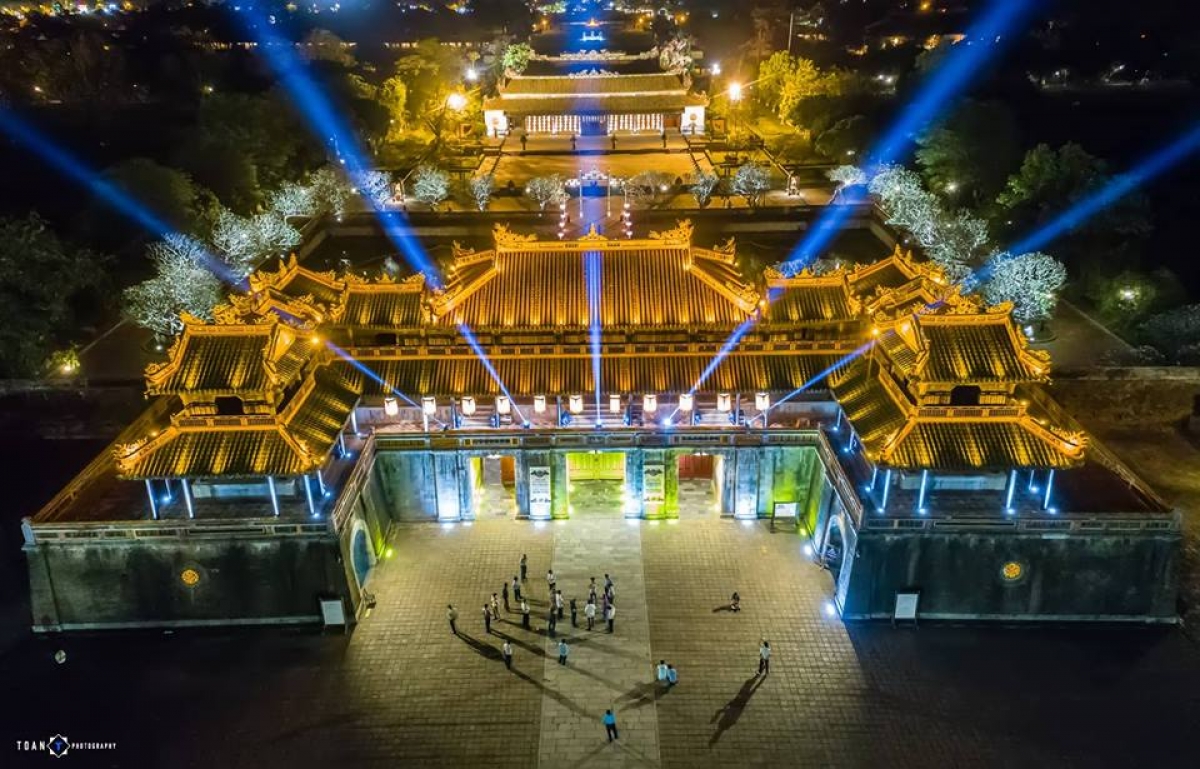 Đêm Đại nội Huế.