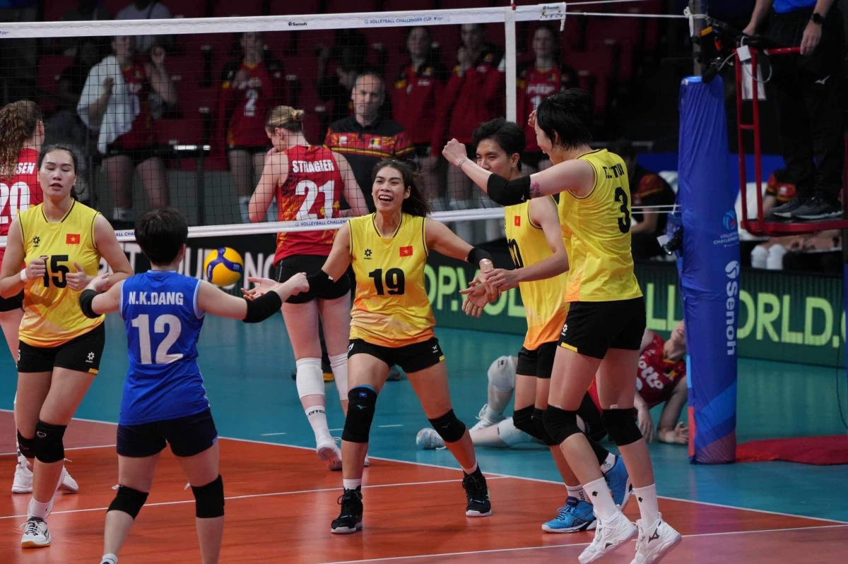 Bóng chuyền nữ Việt Nam đặt dấu mốc lịch sử với HCĐ FIVB Challenger Cup 2024
