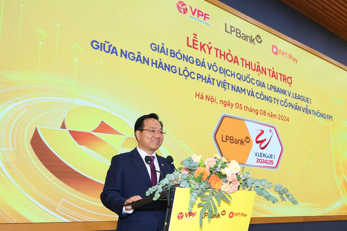 Đại diện LPBank, ông Hoàng Văn Phúc - Phó Tổng Giám đốc Ngân hàng Lộc Phát Việt Nam