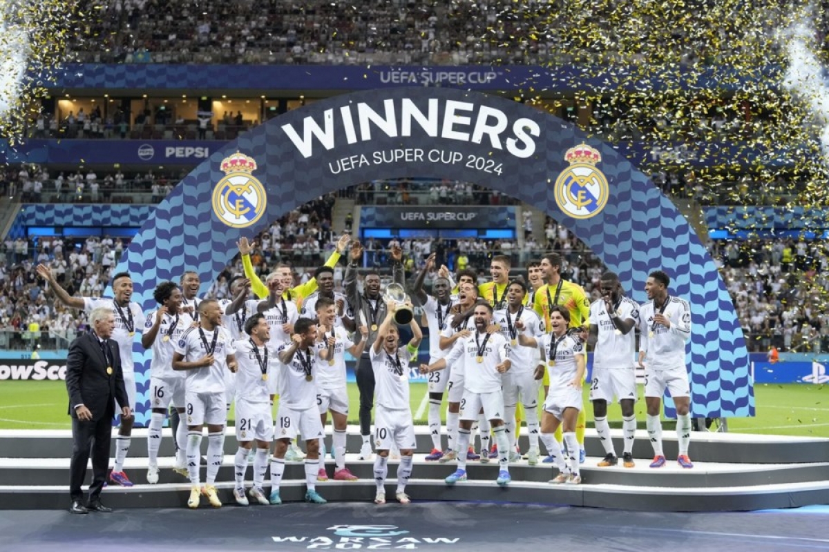Real Madrid có lần thứ 6 nâng cao danh hiệu Siêu cúp châu Âu