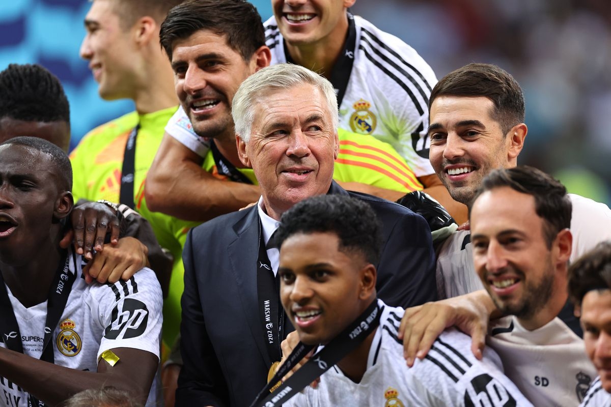 HLV Carlo Ancelotti vinh dự khi được dẫn dắt các cầu thủ Real