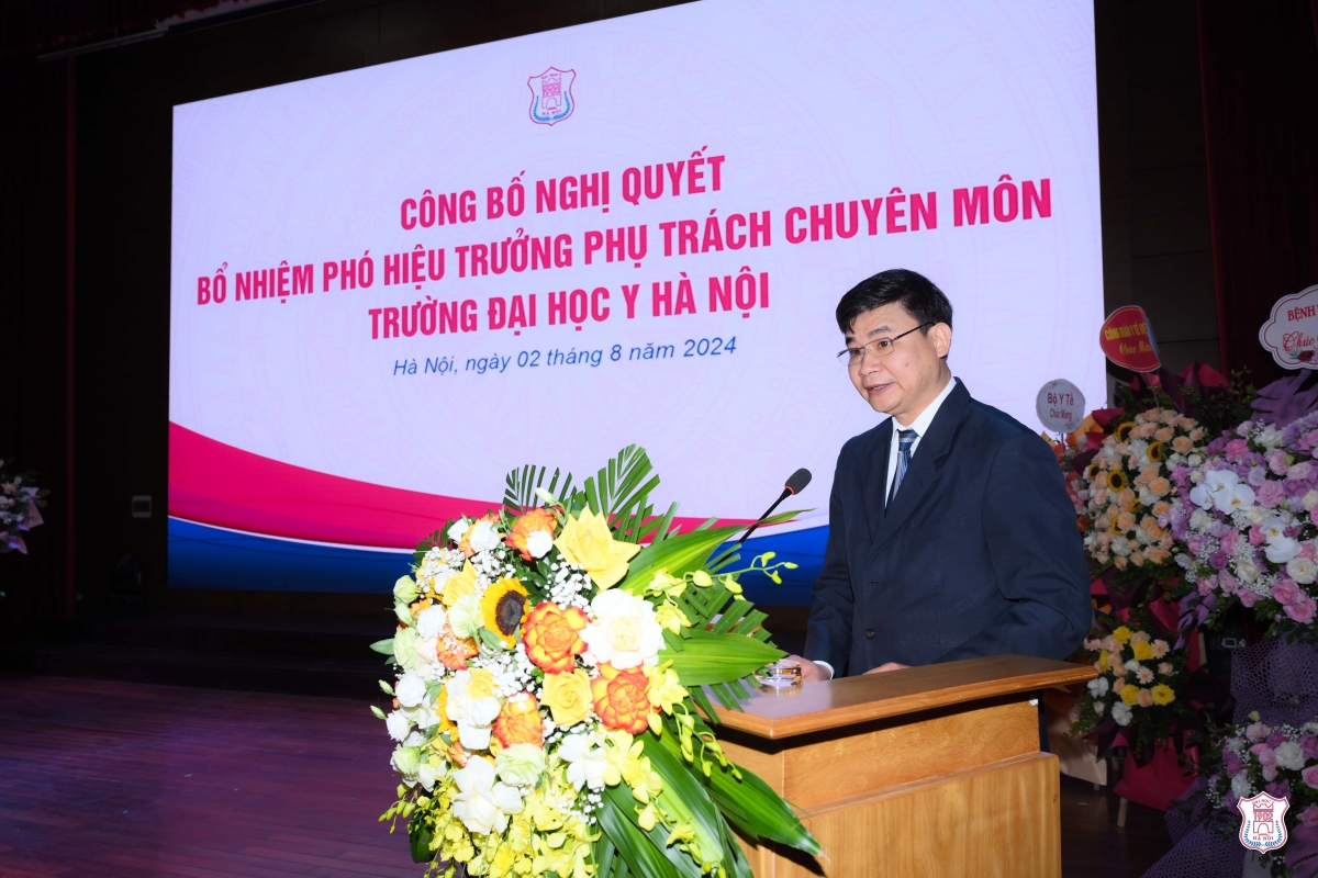 PGS.TS Lê Đình Tùng tân Phó hiệu trưởng phát biểu