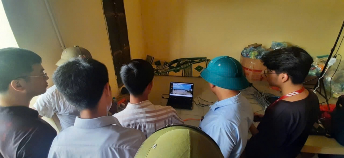 Hình ảnh hiện trường được các sinh viên ĐHBK Hà Nội xử lý trực tiếp tại trung tâm chỉ huy, phục vụ đắc lực công tác chỉ huy điều hành