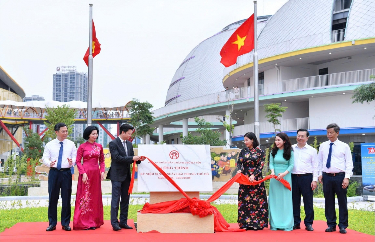 Gắn biển công trình Cung Thiếu nhi Hà Nội là công trình cấp TP chào mừng Kỷ niệm 70 năm Ngày Giải phóng Thủ đô (10/10/1954 - 10/10/2024).