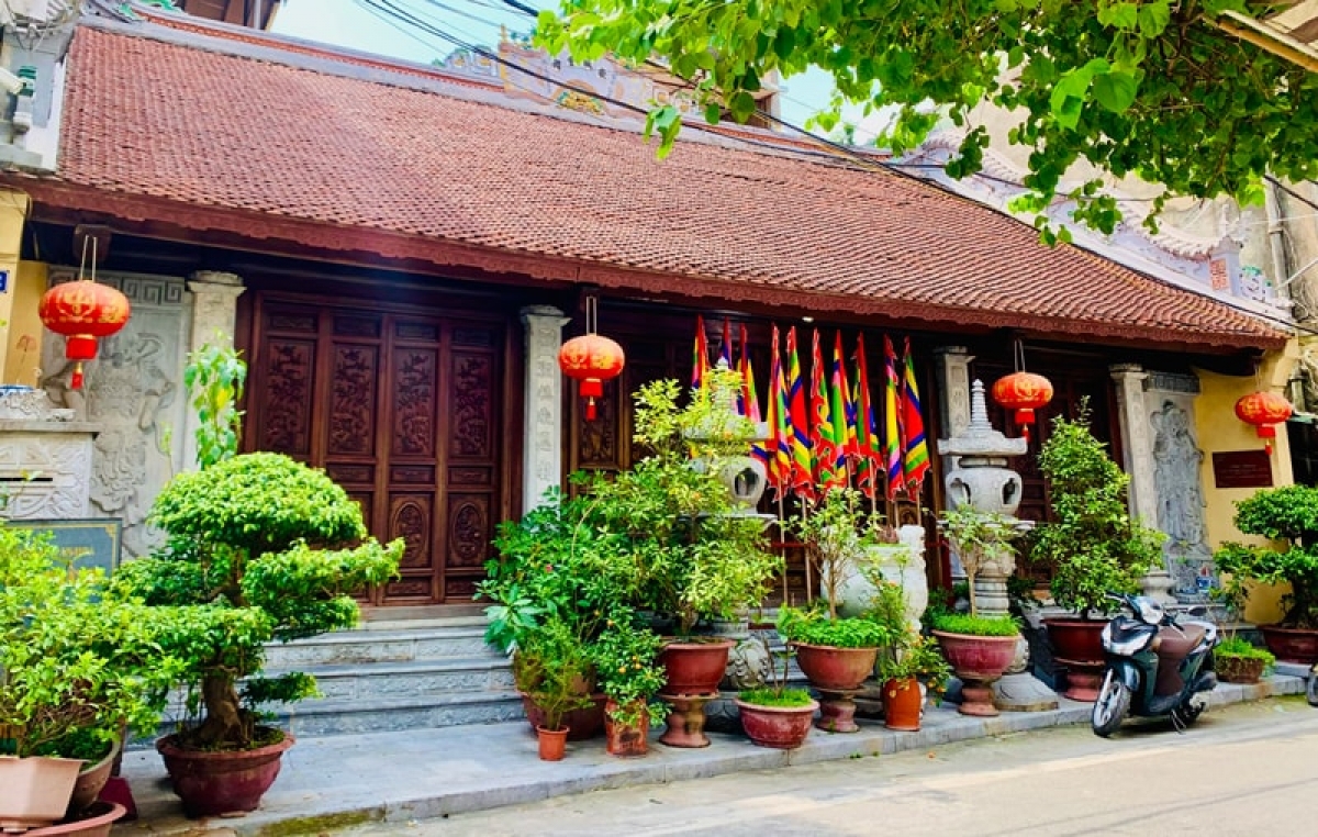 Đền Yên Thành ( số 28 phố Phan Huy Ích, Ba Đình, Hà Nội) nơi lưu giữ nhiều giá trị văn hóa lịch sử.