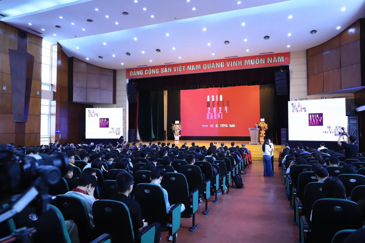 Sự kiện nhận được sự quan tâm của đông đào các nhà thiết kế, kiến trúc sư, họa sỹ, nhà nghiên cứu, giảng viên và sinh viên