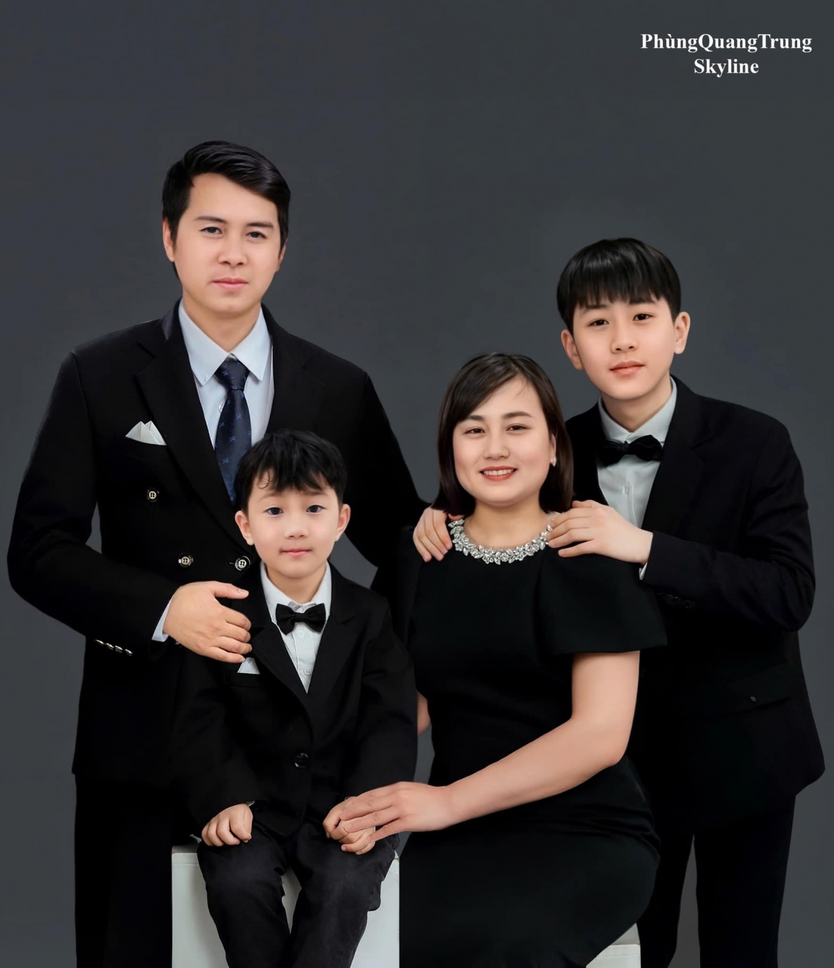 Bức ảnh đoàn viên của gia đình em Hoàng Xuân Phúc (Ảnh NVCC)