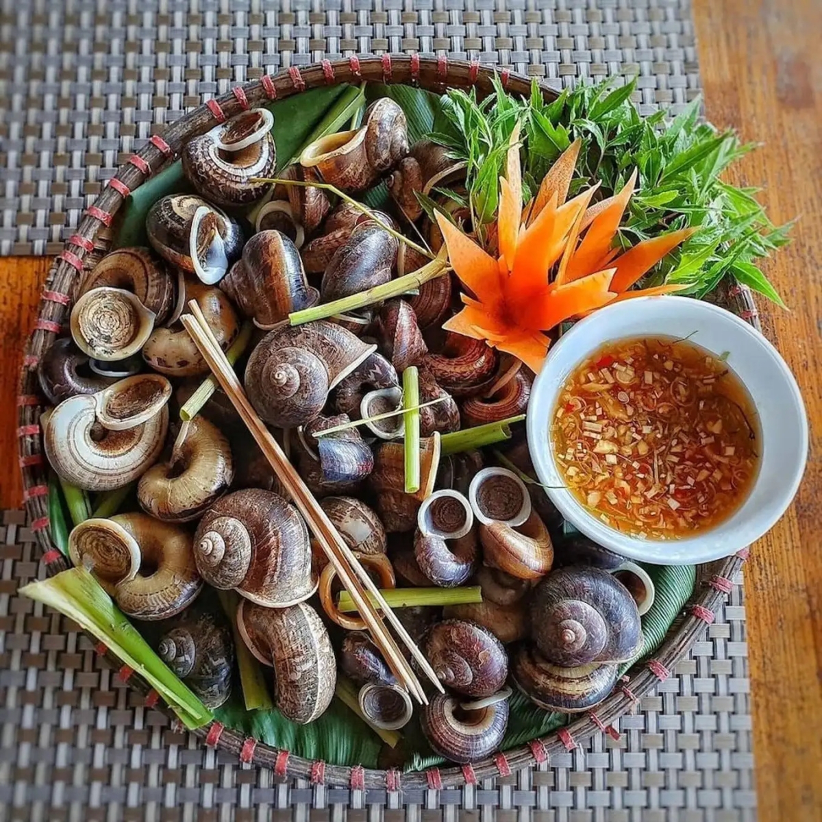 Ốc núi hấp - món ăn không thể bỏ lỡ khi đến Ninh Bình