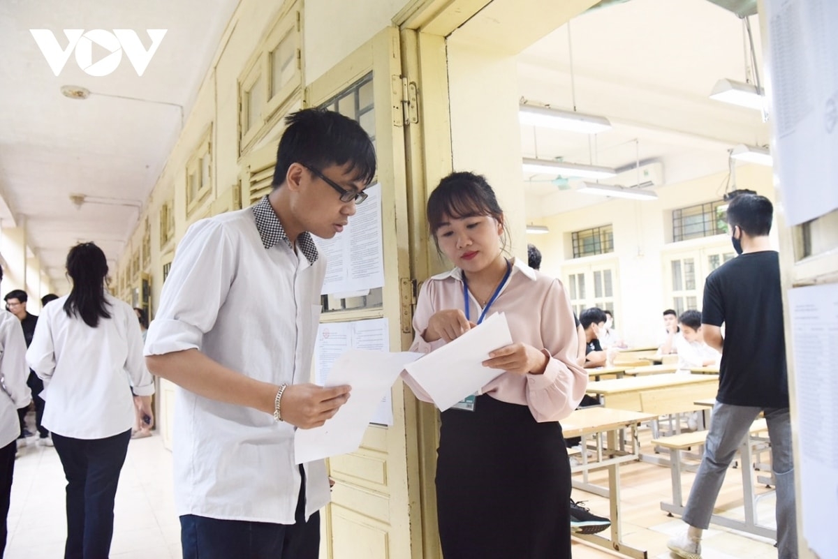 Môn Ngữ văn Kỳ thi tốt nghiệp THPT 2025 vẫn sẽ thi theo hình thức tự luận với thời gian làm bài 120 phút