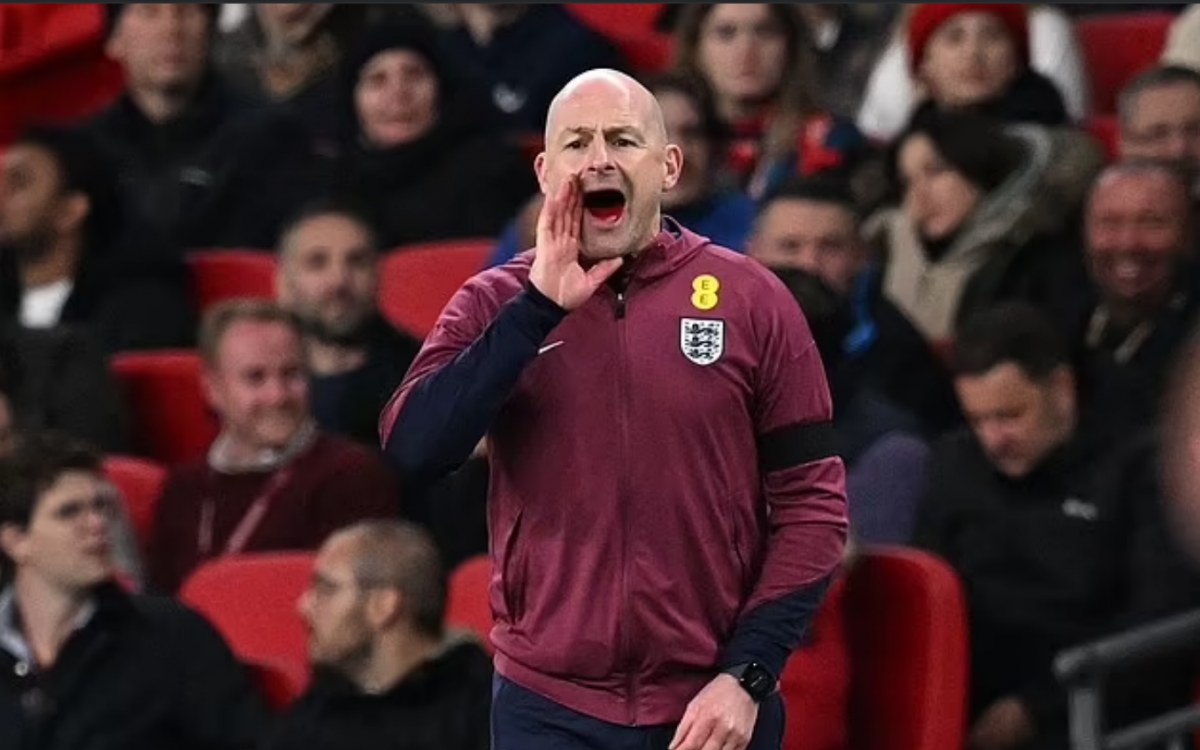 Việc lựa chọn Lee Carsley thay thế Southgate từng được FA cân nhắc, cho tới thất bại 1-2 của tuyển Anh trước Hy Lạp, và được cân nặng thêm bởi những tình tiết gây tranh cãi của ông: từ chối hát quốc ca và những phát ngôn thiếu... lửa!