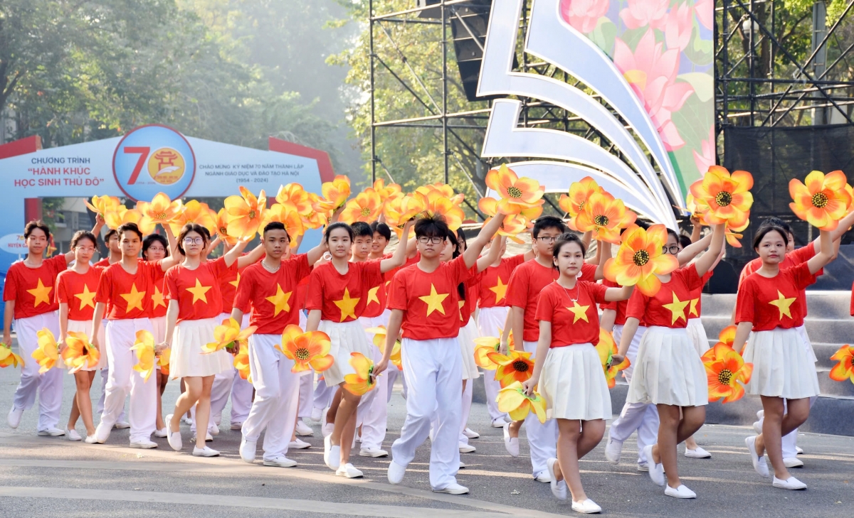 Ấn tượng, tự hào chương trình "Hành khúc học sinh Thủ đô"