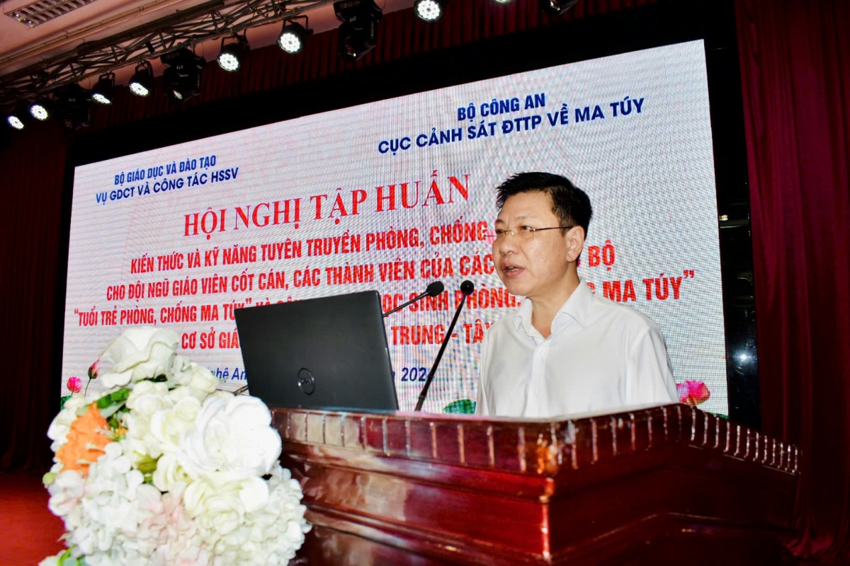 Phó Vụ trưởng Vụ Giáo dục chính trị và Công tác học sinh, sinh viên Nguyễn Xuân An Việt