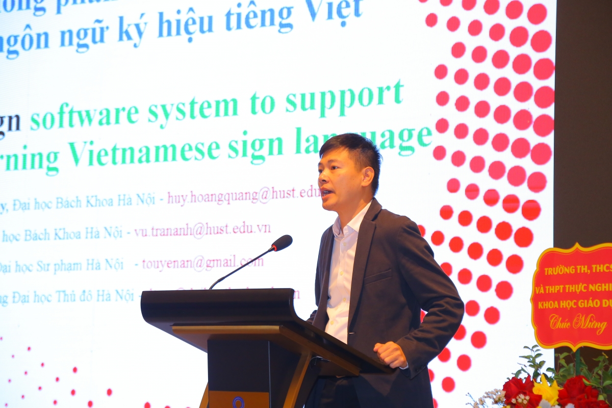 TS Trần Anh Vũ - ĐH Bách Khoa Hà Nội trình bày tham luận tại Hội thảo