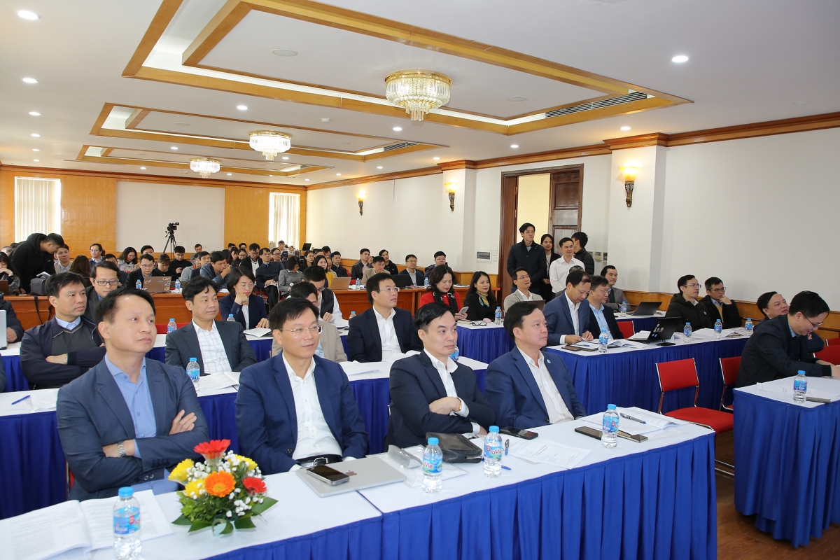 Các đại biểu tham dự tọa đàm tại trường ĐH Công nghệ ĐHQGHN