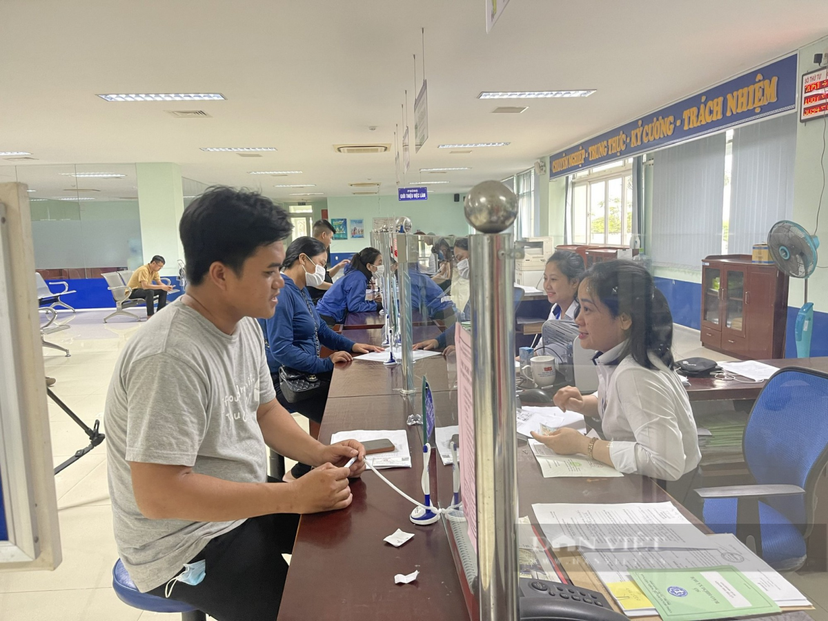 Cán bộ nhà nước dôi dư khiến thị trường lao động có những biến động nhưng không ảnh hưởng quá lớn (ảnh KT)