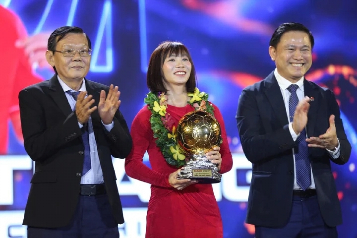 Trần Thị Thùy Trang của CLB TP.HCM giành Quả bóng Vàng nữ 2024