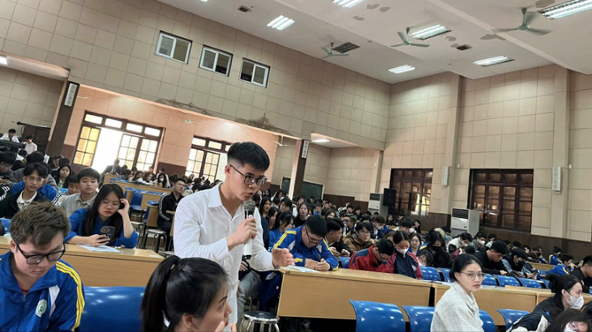 Em Lâm Văn Phấy, sinh viên khóa 66 ngành Bất động sản, trường ĐH Lâm nghiệp