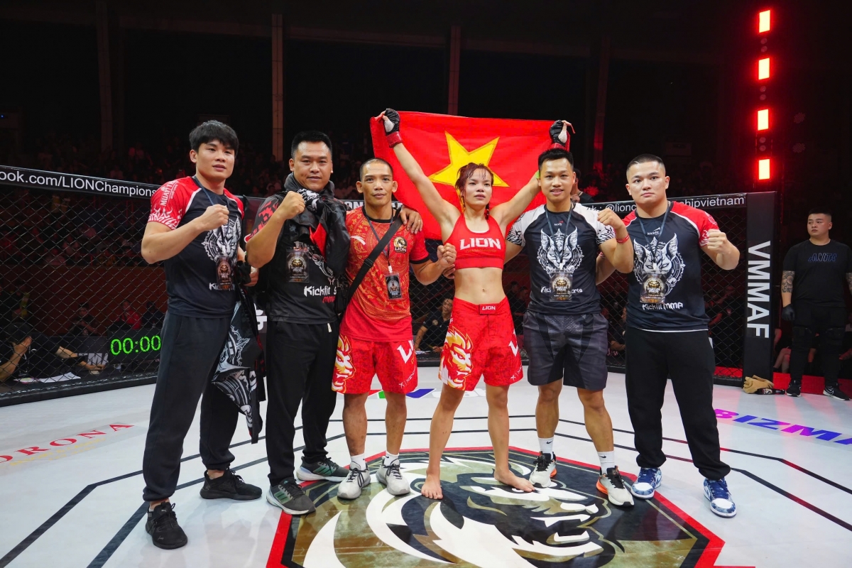 Trà My giành chiến thắng trong trận đấu nữ duy nhất tại LC 21 (ảnh: Liên đoàn MMA)