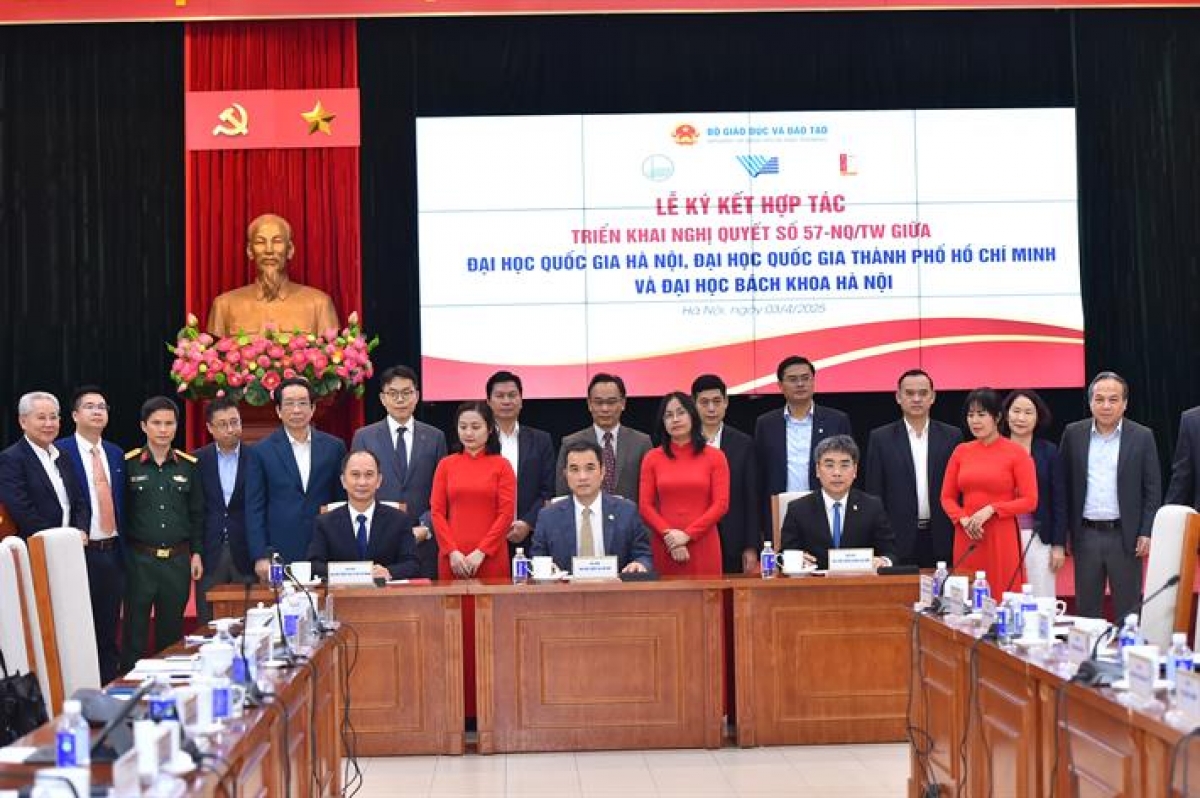 Ba đại học ký kết hợp tác (Ảnh: Bộ GD-ĐT)