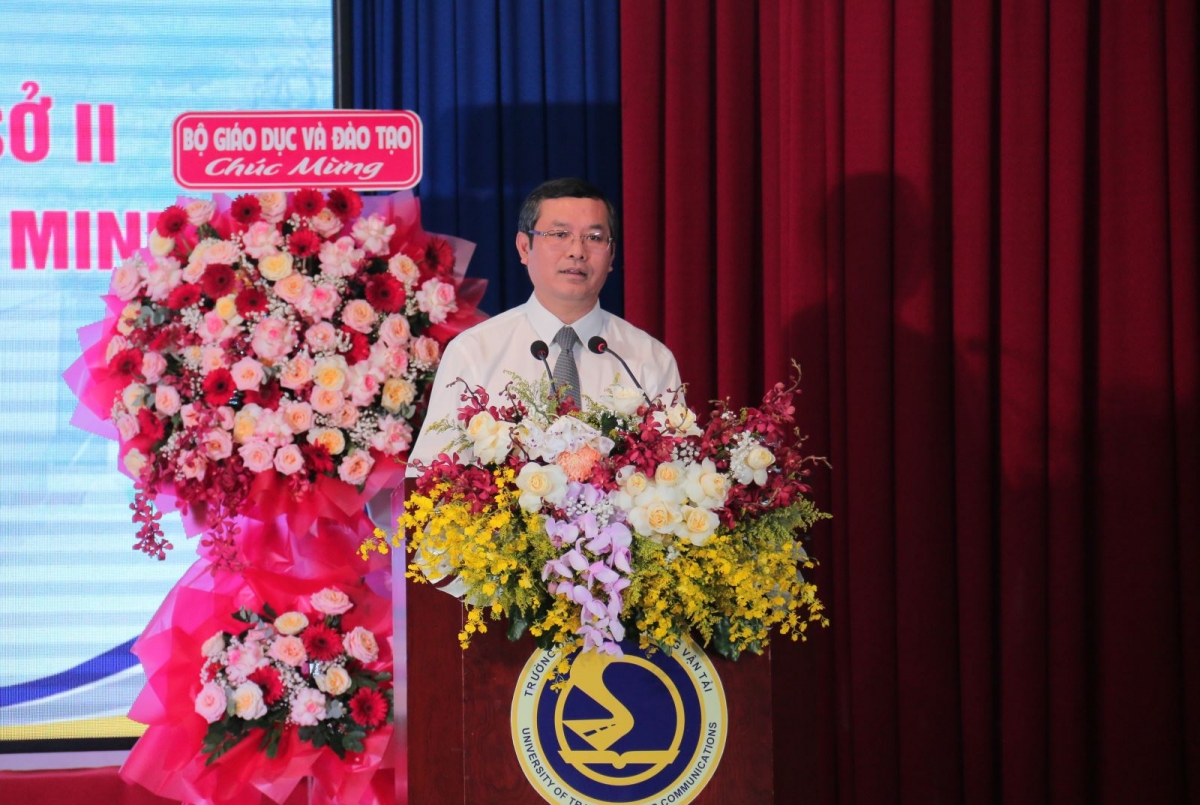 PGS, TS Nguyễn Văn Phúc - Thứ trưởng Bộ GD-ĐT phát biểu tại lễ kỷ niệm 35 năm thành lập Phân hiệu Trường ĐH Giao thông vận tải tại TP. HCM(Ảnh: Sỹ Điền)