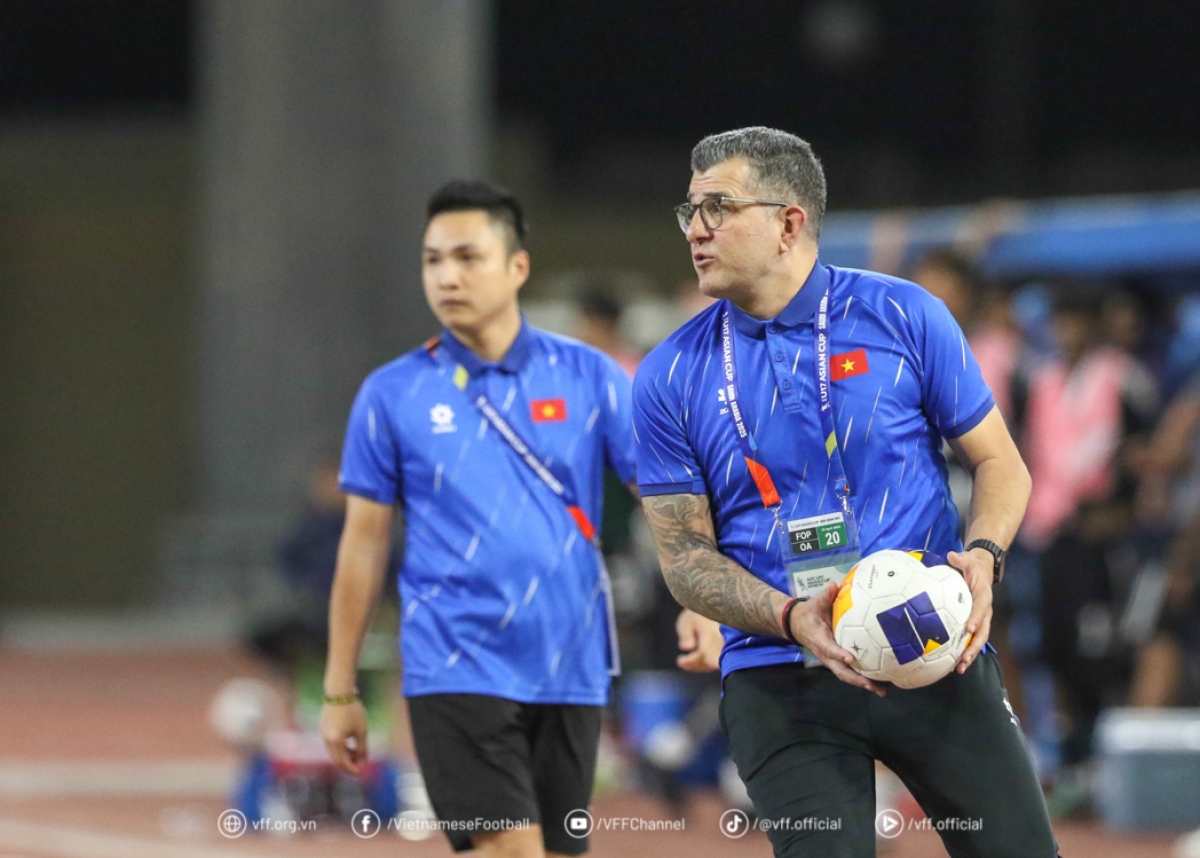 HLV Cristiano Roland tự hào với màn trình diễn của U17 Việt Nam (Ảnh: VFF)