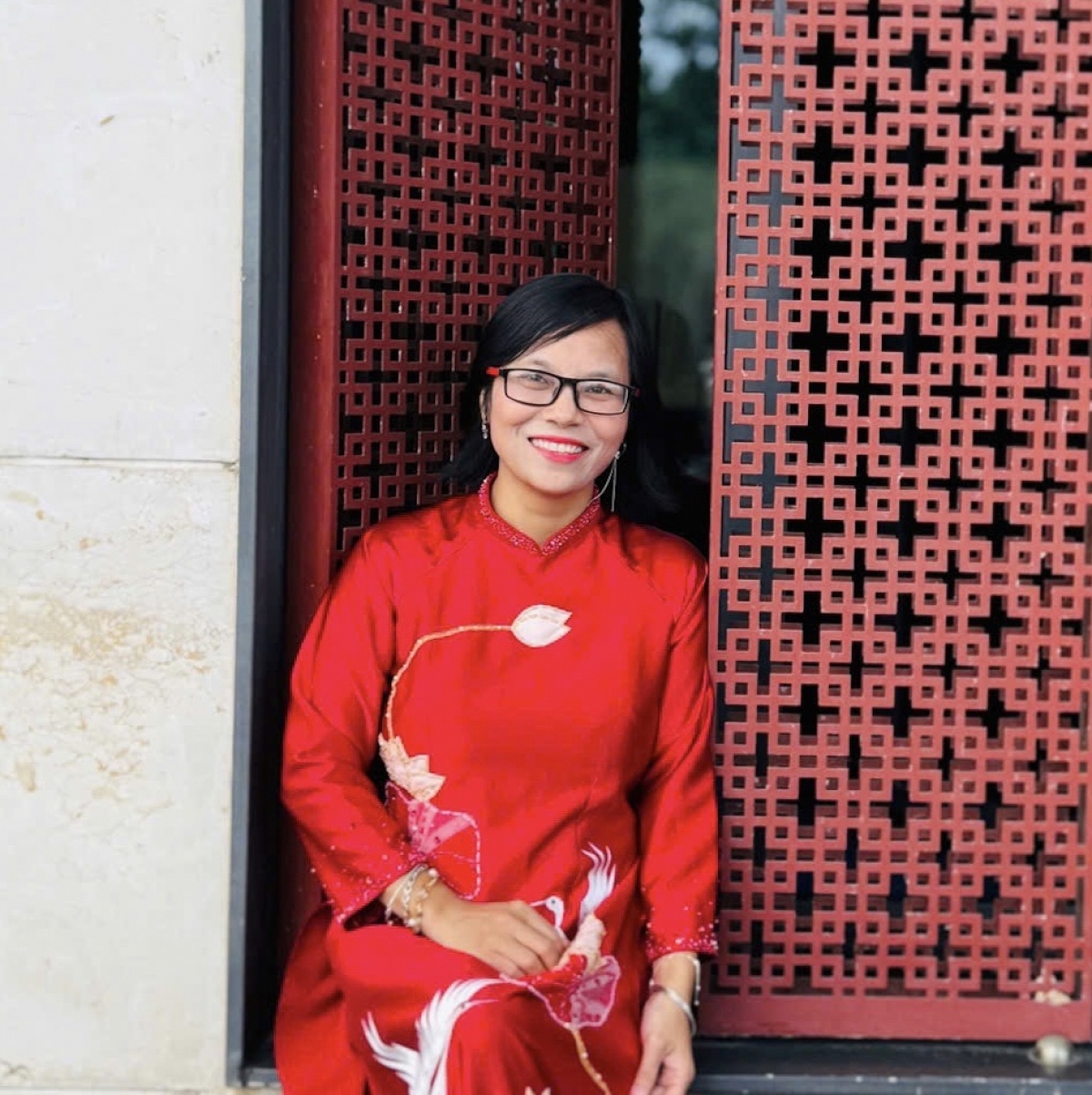 PGS.TS Nguyễn Thị Phương Thùy, giảng viên khoa Ngôn ngữ học, trường Đại học Khoa học Xã hội và Nhân văn, ĐH Quốc gia Hà Nội phân tích những lí thú quanh ý nghĩa của từ "buồn cười".
Ảnh: NVCC