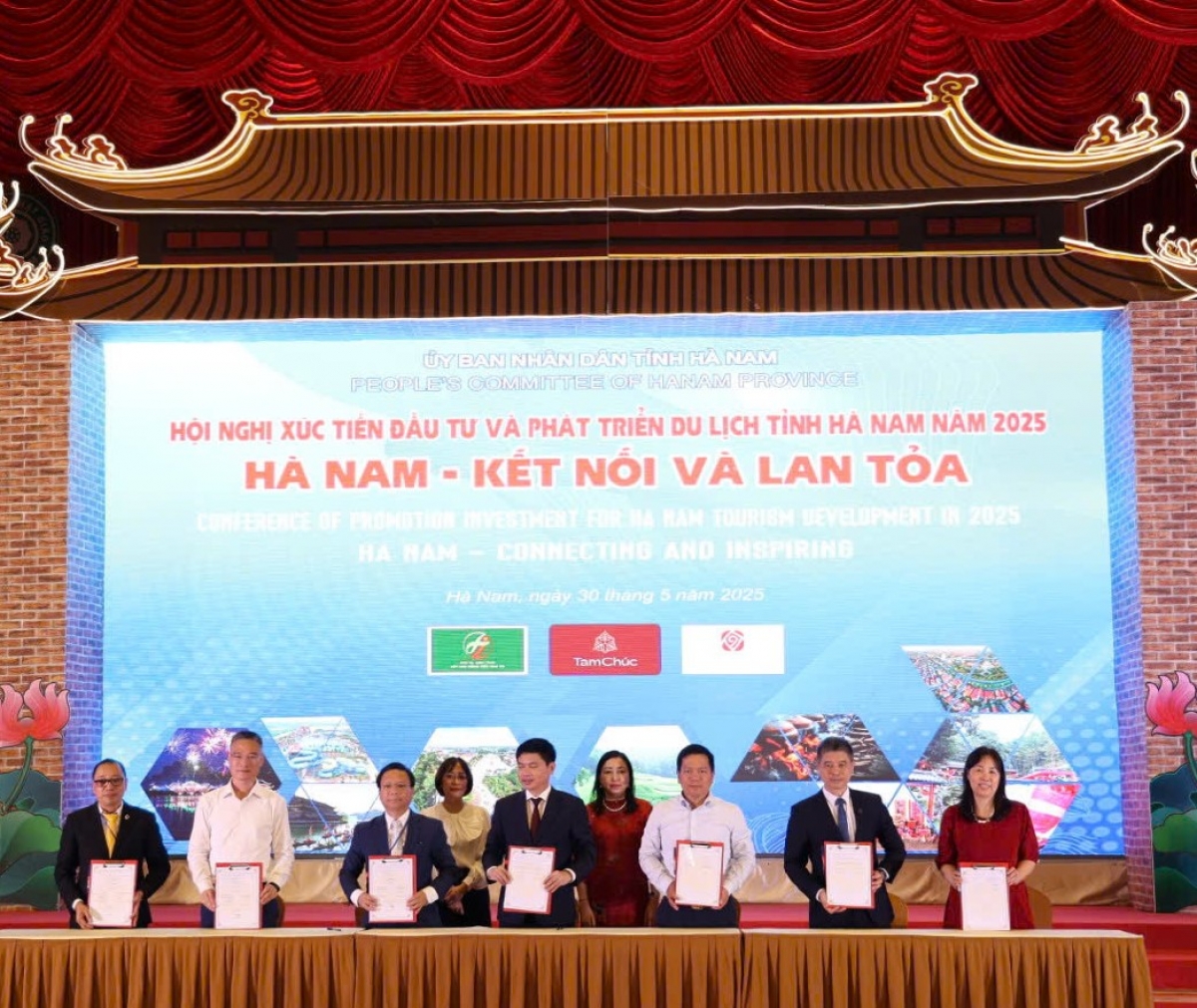 Lễ ký kết hợp tác giữa tỉnh Hà Nam và các nhà đầu tư, các doanh nghiệp