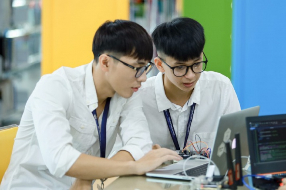 Đến năm 2030, tỉ lệ người theo học các ngành STEM đạt 35% ở mỗi trình độ đào tạo (Ảnh: hutech)