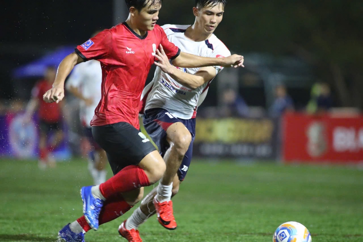 Điện BK - Ninh Thuận thủ hoà Bamboo dù 2 lần vượt lên dẫn bàn (ảnh: Vietfootball)