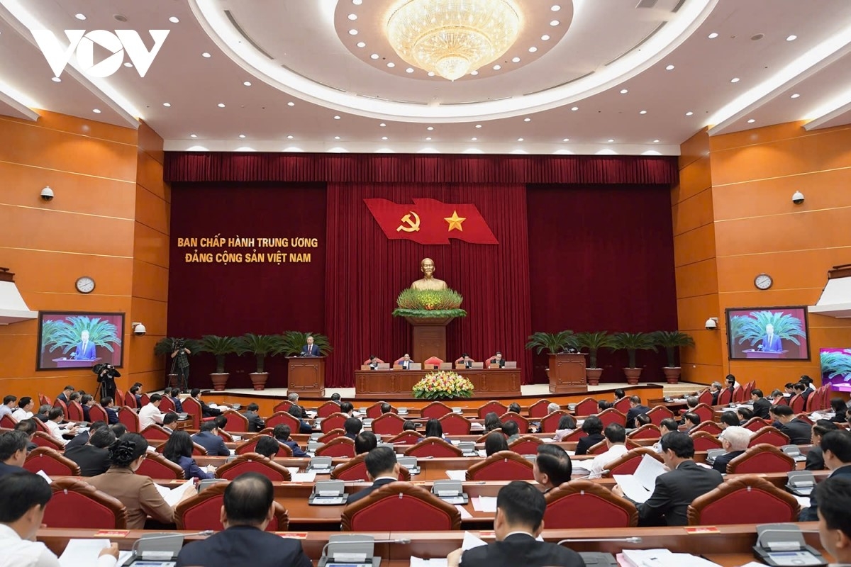 Tiếp tục sắp xếp, hoàn thiện tổ chức bộ máy của hệ thống chính trị tinh gọn
là nhiệm vụ cấp thiết trong thời điểm hiện nay