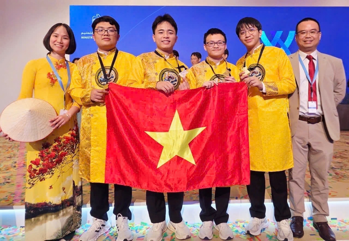 Đoàn học sinh Việt Nam tham dự IChO năm 2025. Ảnh: MOET