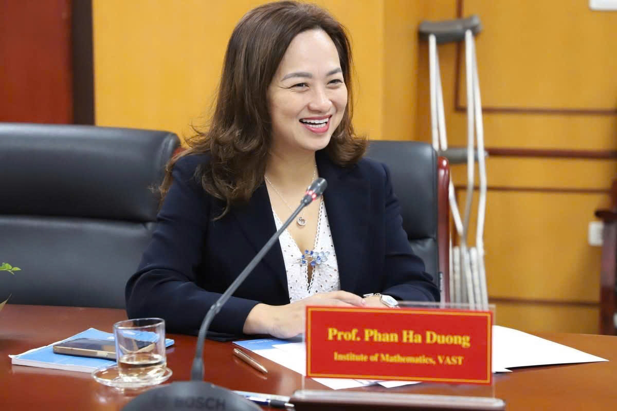 PGS.TSKH. Phan Thị Hà Dương phát biểu tại buổi lễ ( Ảnh : Viện Hàn lâm KHCNVN ) 